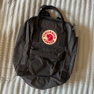 Fjallraven Kanken Mini Backpack in Black